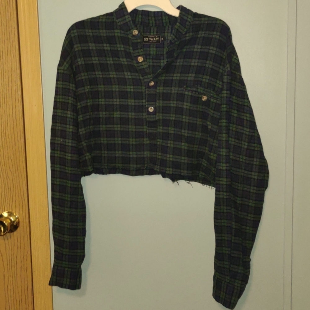 Lee Valley cropped and oversized raw hem flannel